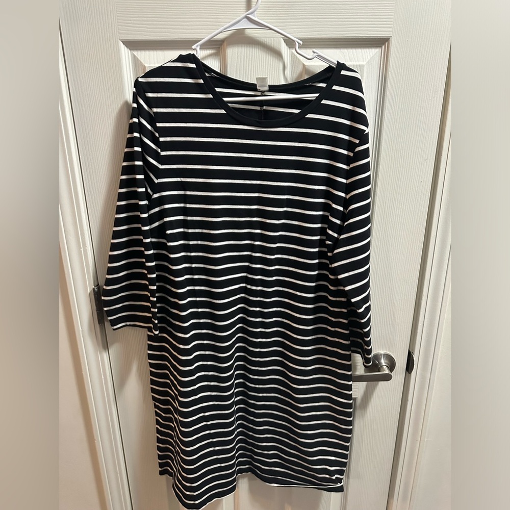 Old Navy 3/4 Sleeve Midi Black and white stripped dress